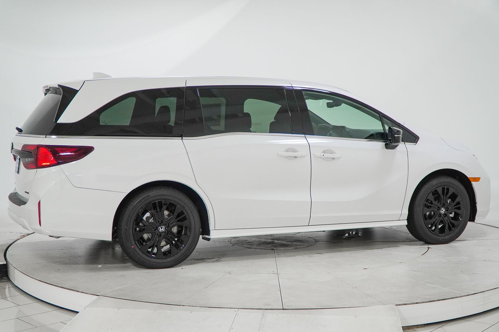 2026 Honda Odyssey Sport L - Photo 13