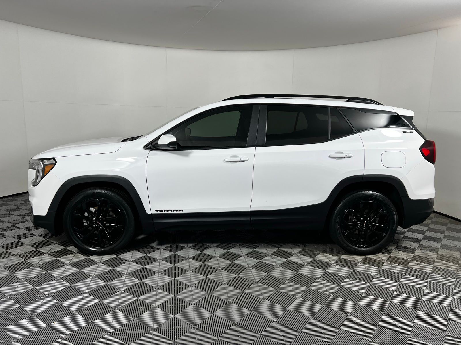 Thumbnail: 2022 GMC Terrain - 8