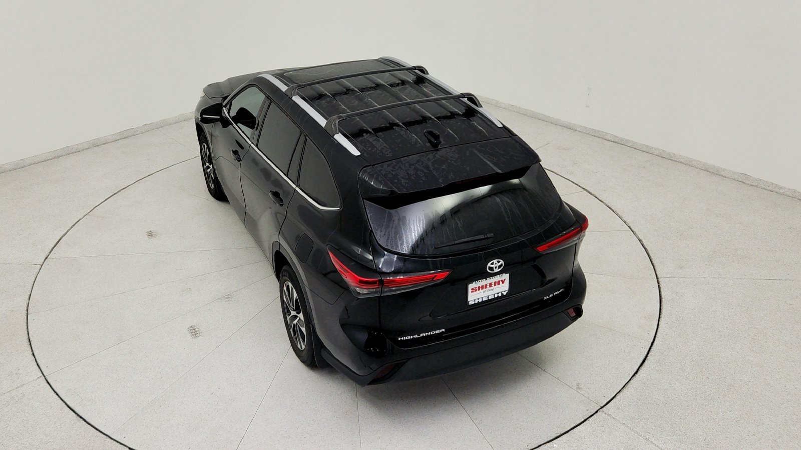 Used 2022 Black Toyota XLE image 18