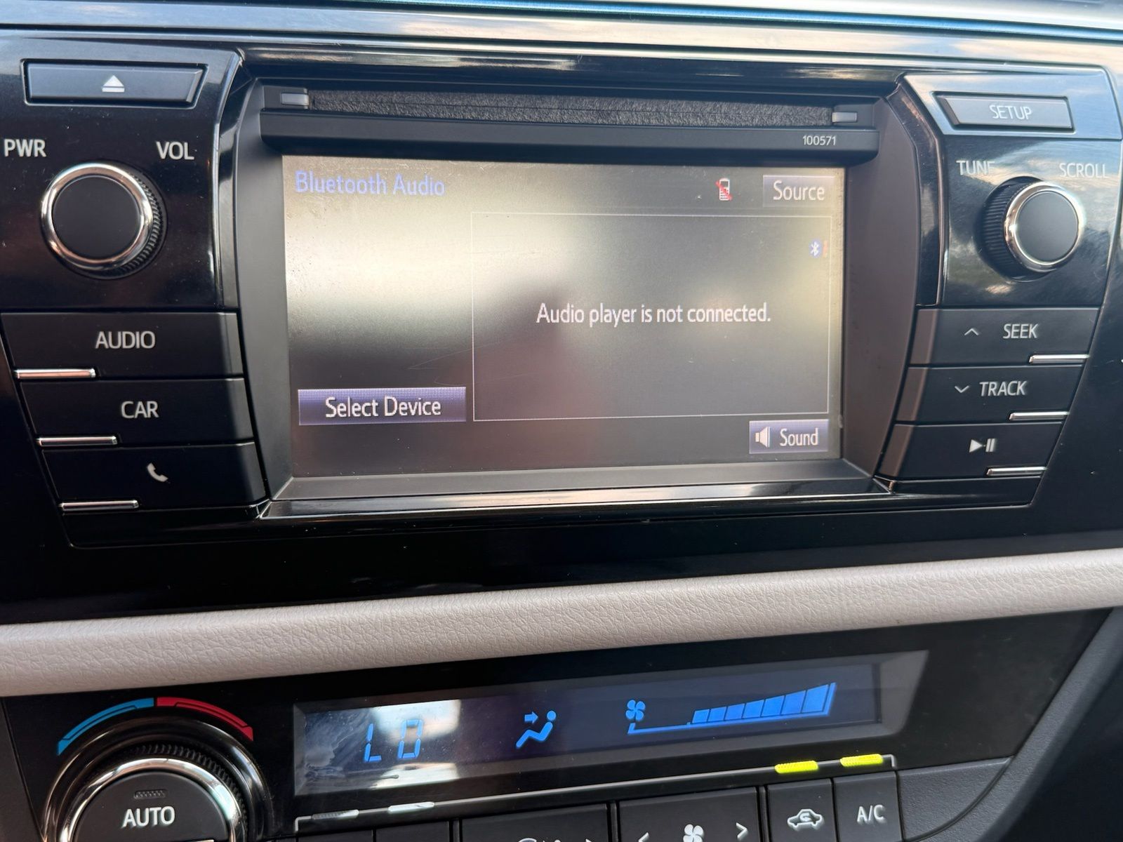 Used 2016 White Toyota LE image 5