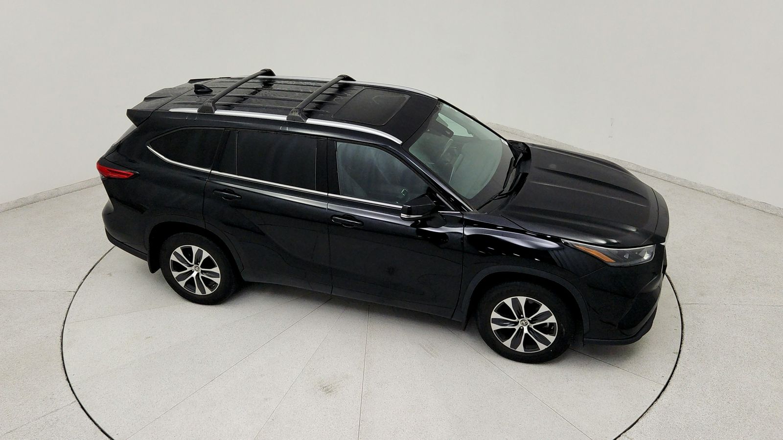 Used 2022 Black Toyota XLE image 20