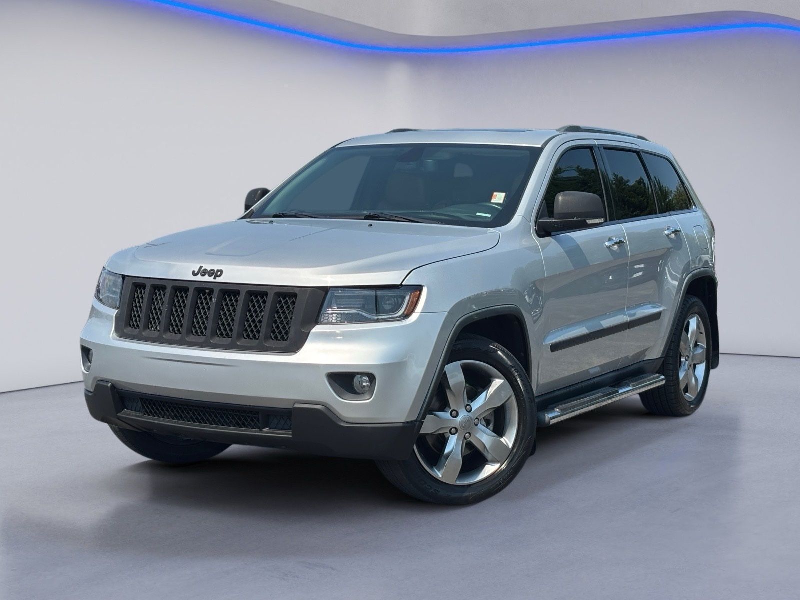 Bright Silver Metallic Clearcoat 2013 Jeep Grand Cherokee SUV / Crossover 4X2 5-Speed Automatic