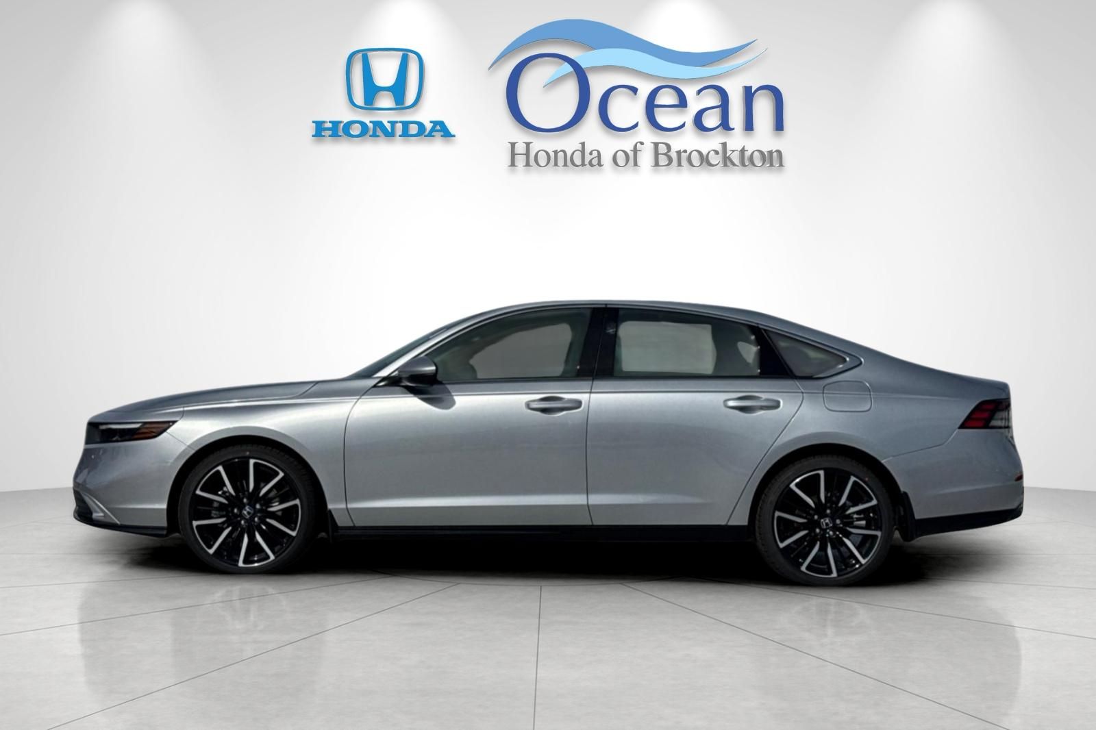 New 2026 Silver Metallic Honda Touring image 2
