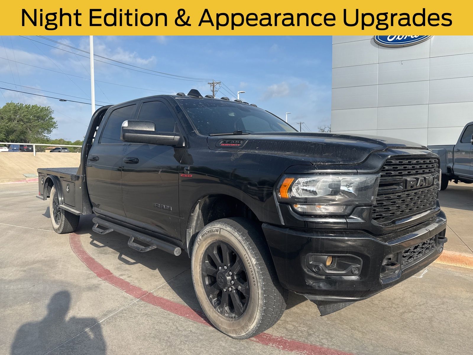 Diamond Black Crystal Pearlcoat 2022 RAM 3500 Big Horn Crew Cab LB 4WD Pickup Truck Four-Wheel Drive 6-Speed Automatic