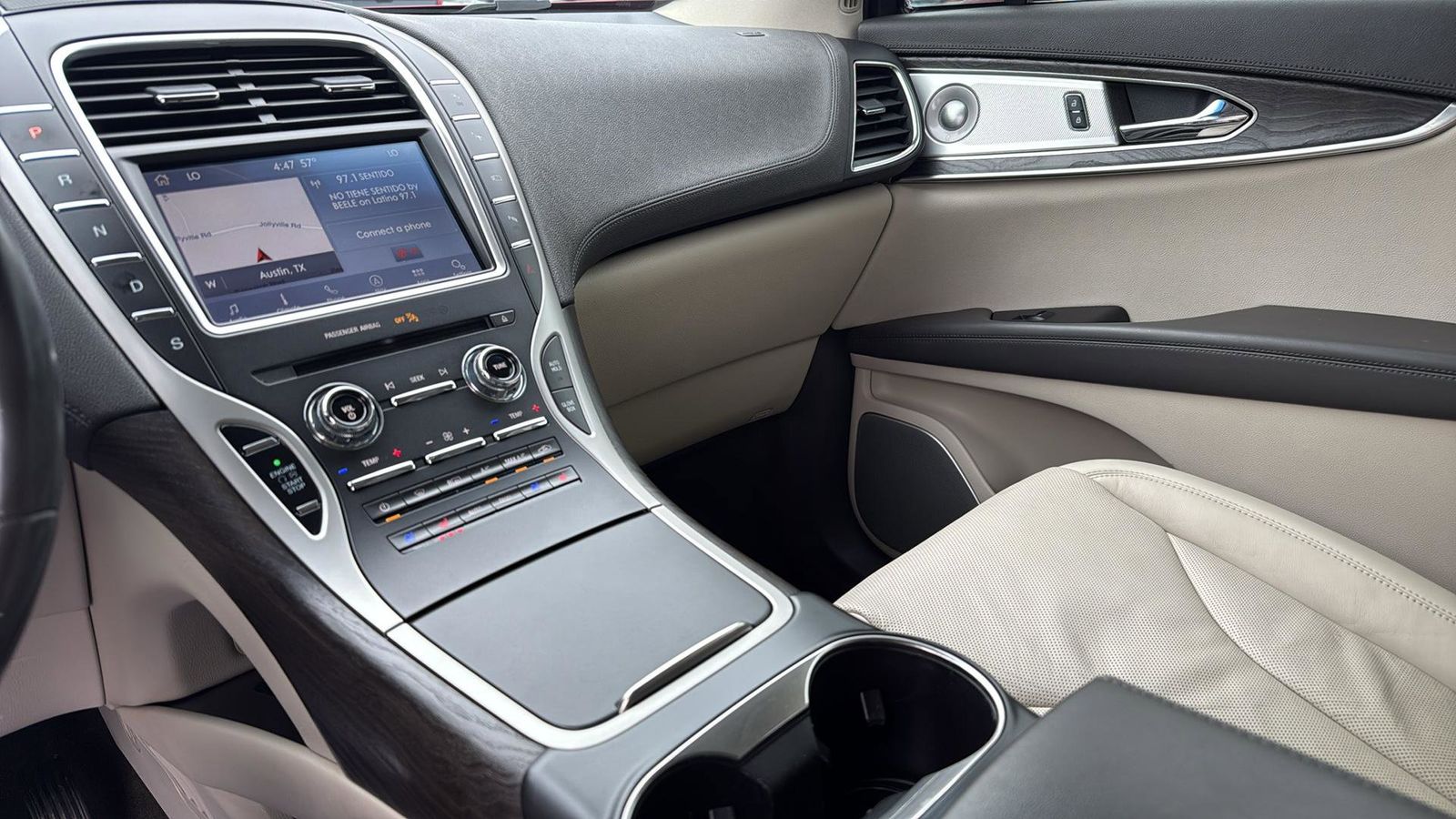 Used Car 2020 Lincoln Nautilus  Reserve For Sale Under $30,000 In Austin, Texas