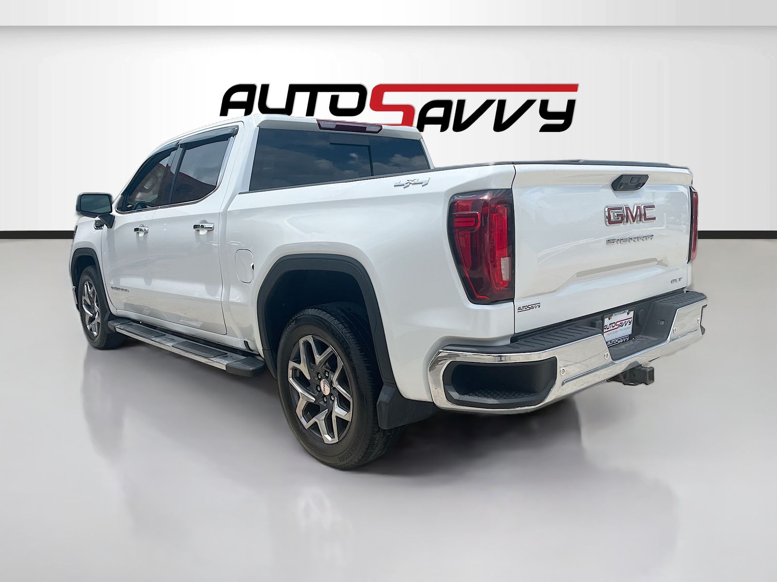 Used 2023 White GMC SLT image 5