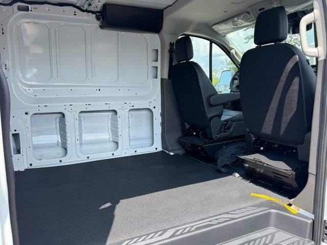 New 2026 Oxford White Ford Base image 13