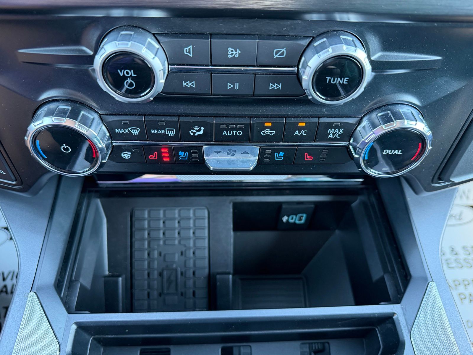 2024 Ford F-350SD image 20