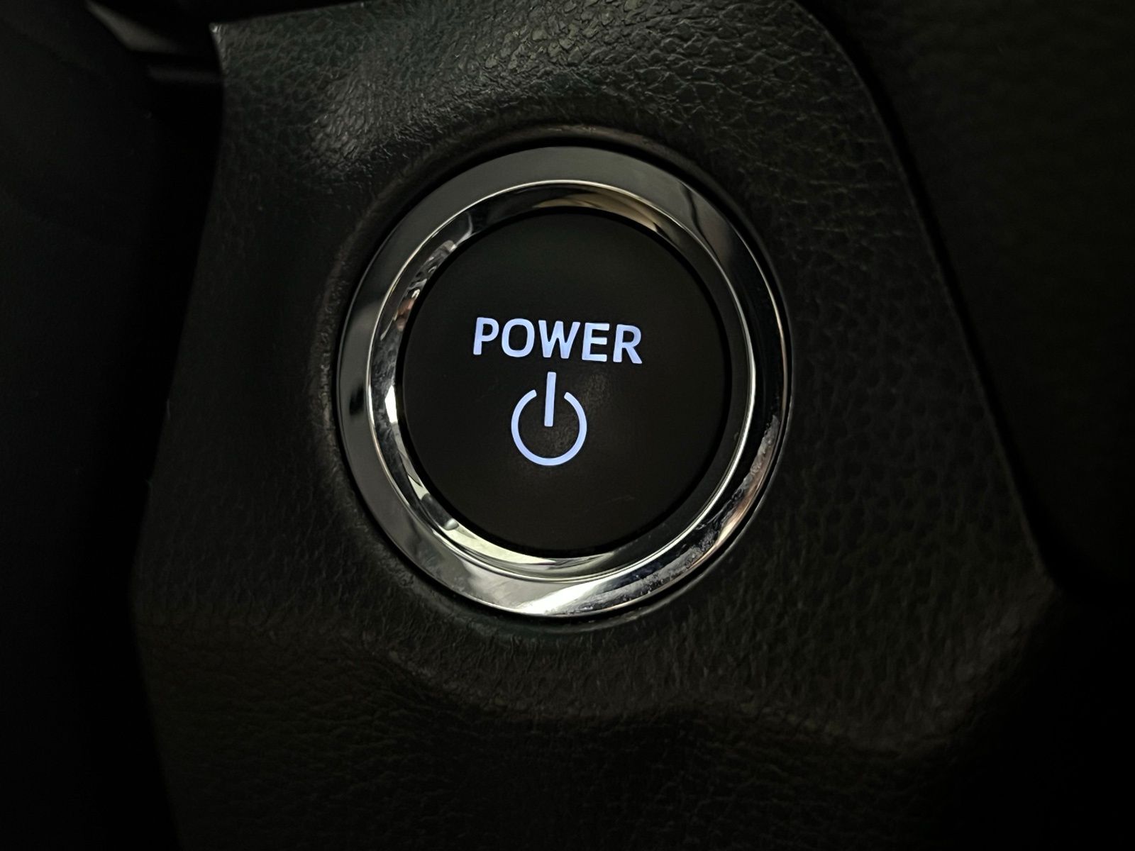 Thumbnail: 2025 Toyota RAV4 - 20