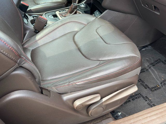 Used 2016 Red Jeep Trailhawk image 30