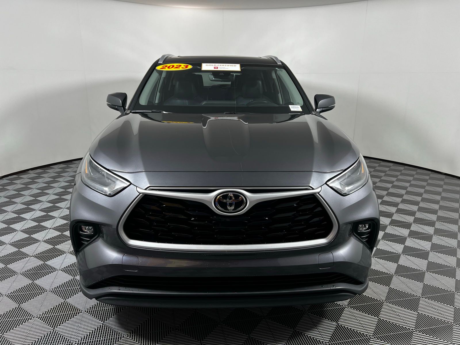 Thumbnail: 2023 Toyota Highlander - 2