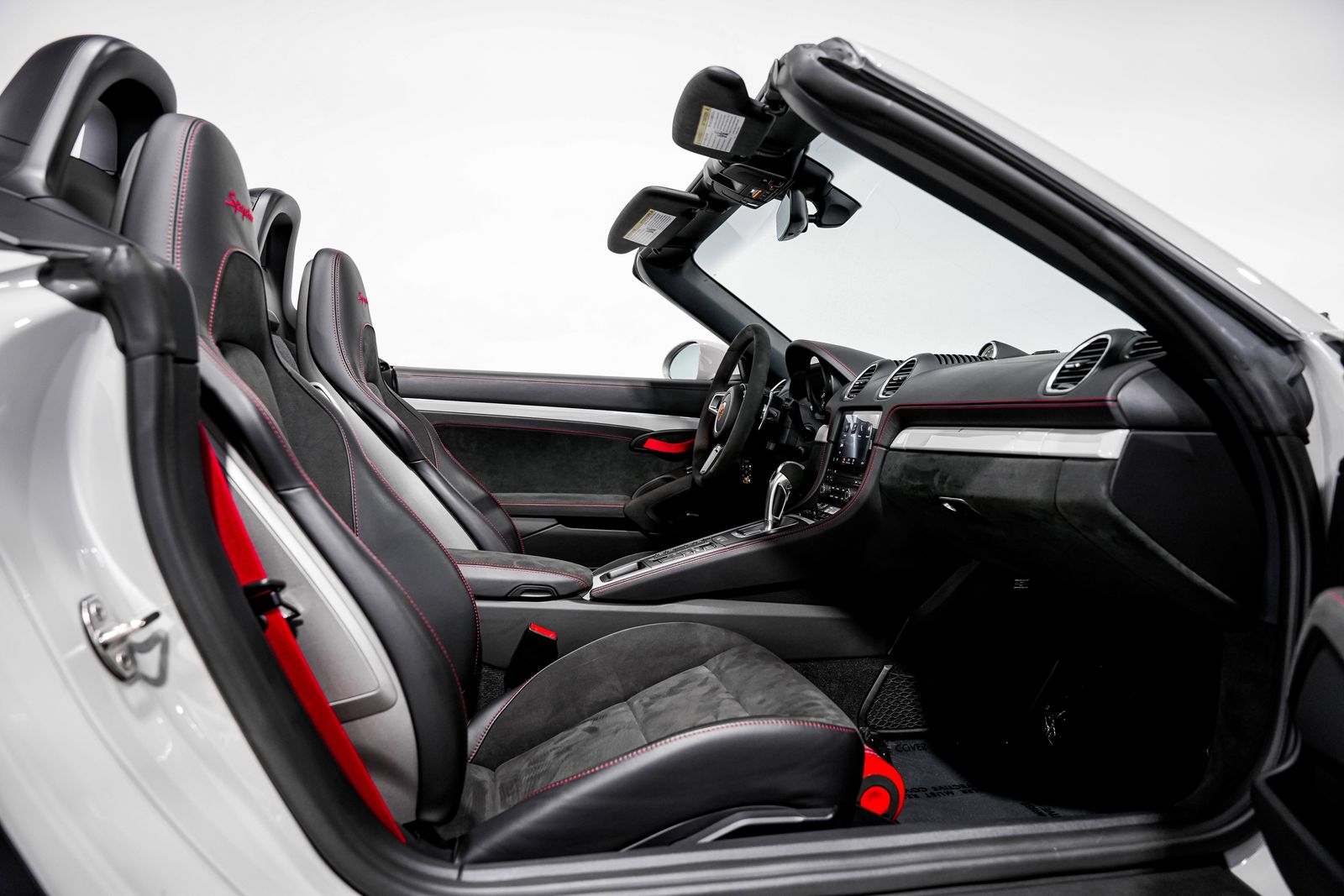 2022 Porsche 718 Spyder Base — photo 26