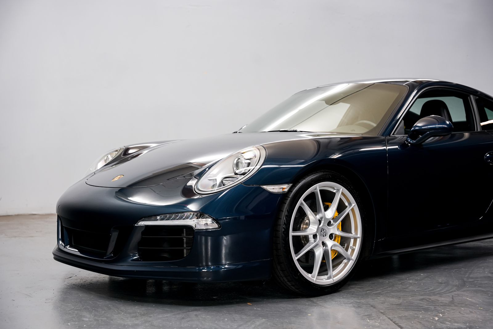 2014 Porsche 911 Carrera 4 — photo 27