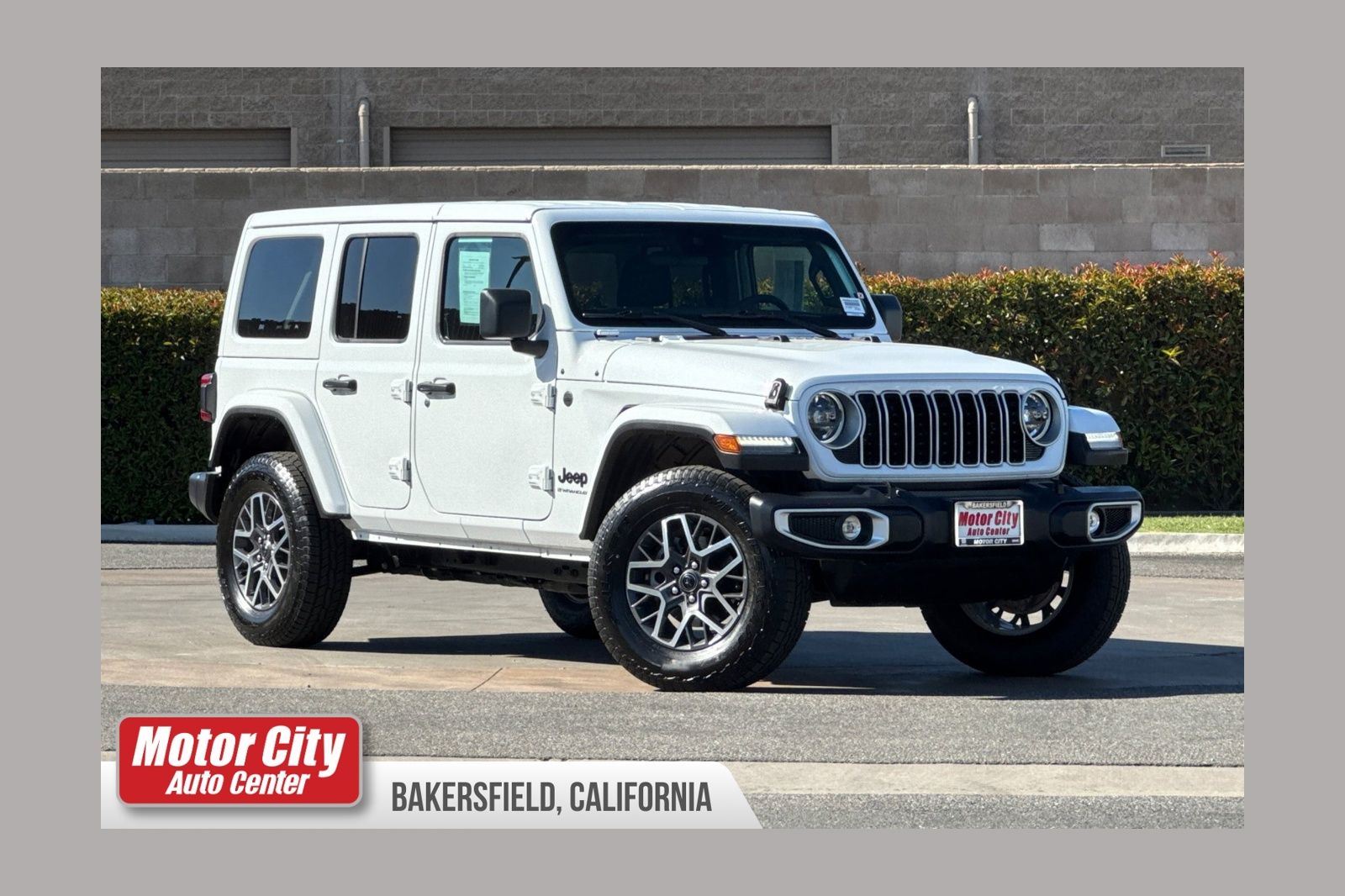 Bright White Clearcoat 2025 Jeep Wrangler SUV / Crossover Four-Wheel Drive 8-Speed Automatic
