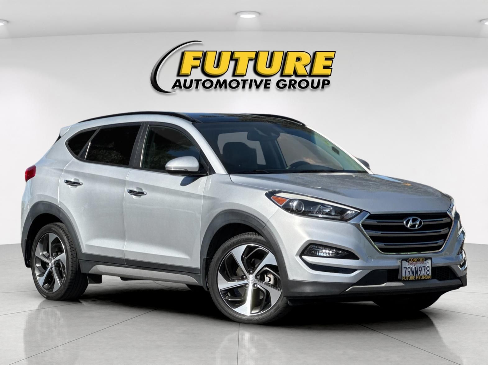 Molten Silver 2017 Hyundai Tucson SUV / Crossover Front-Wheel Drive 7-Speed Automatic