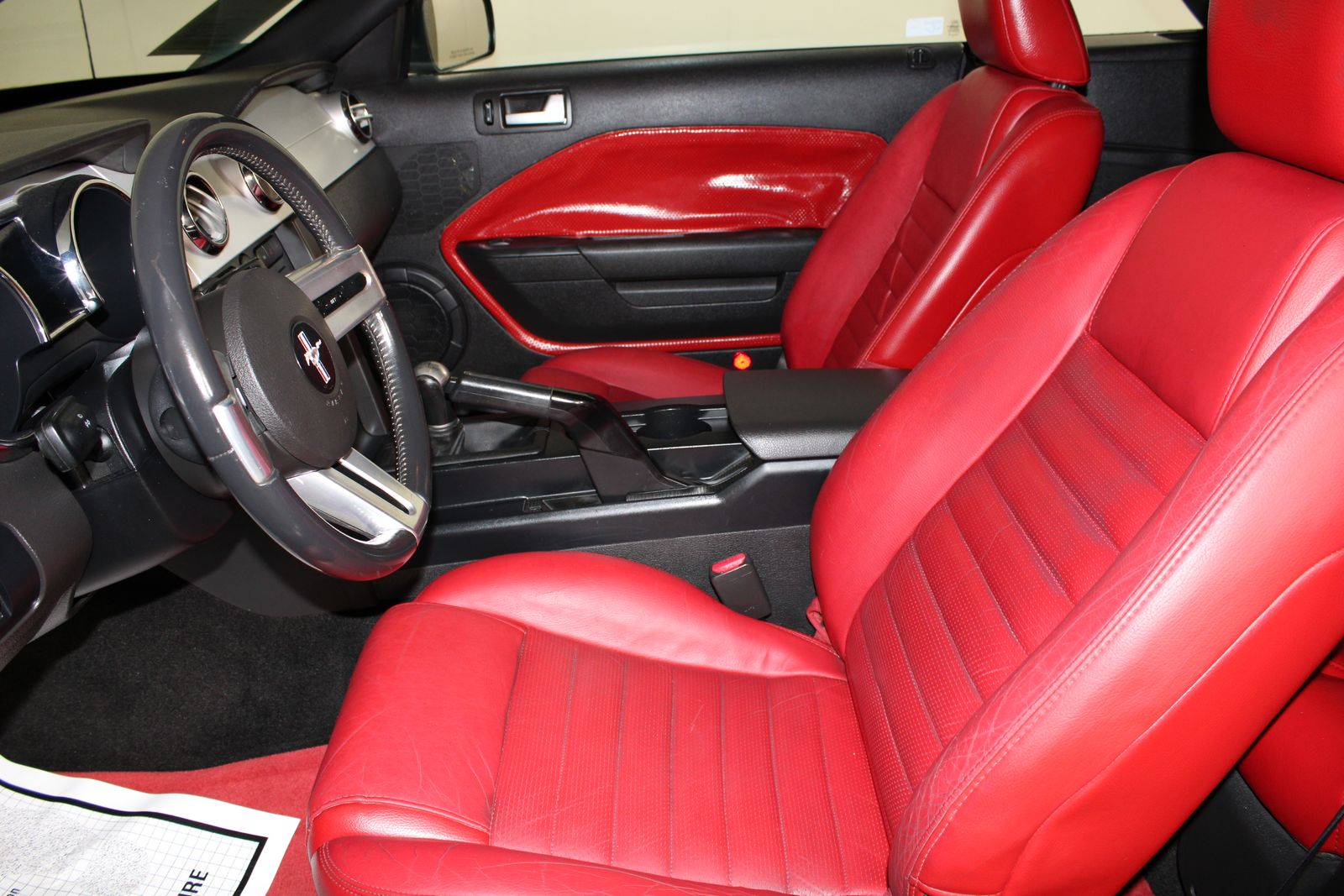Used 2006 Black Ford GT Deluxe image 8