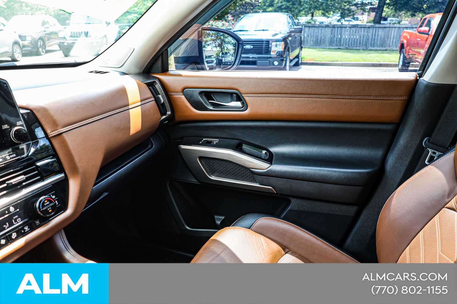 Used 2023 Beige Nissan Platinum image 39