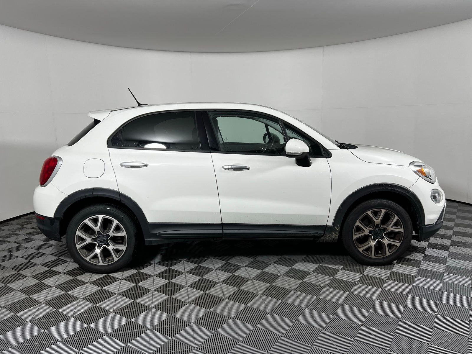 Thumbnail: 2016 Fiat 500X - 4