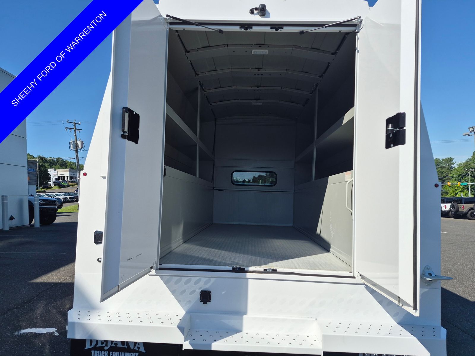 New 2026 Oxford White Ford XL SERVICE BODY image 19