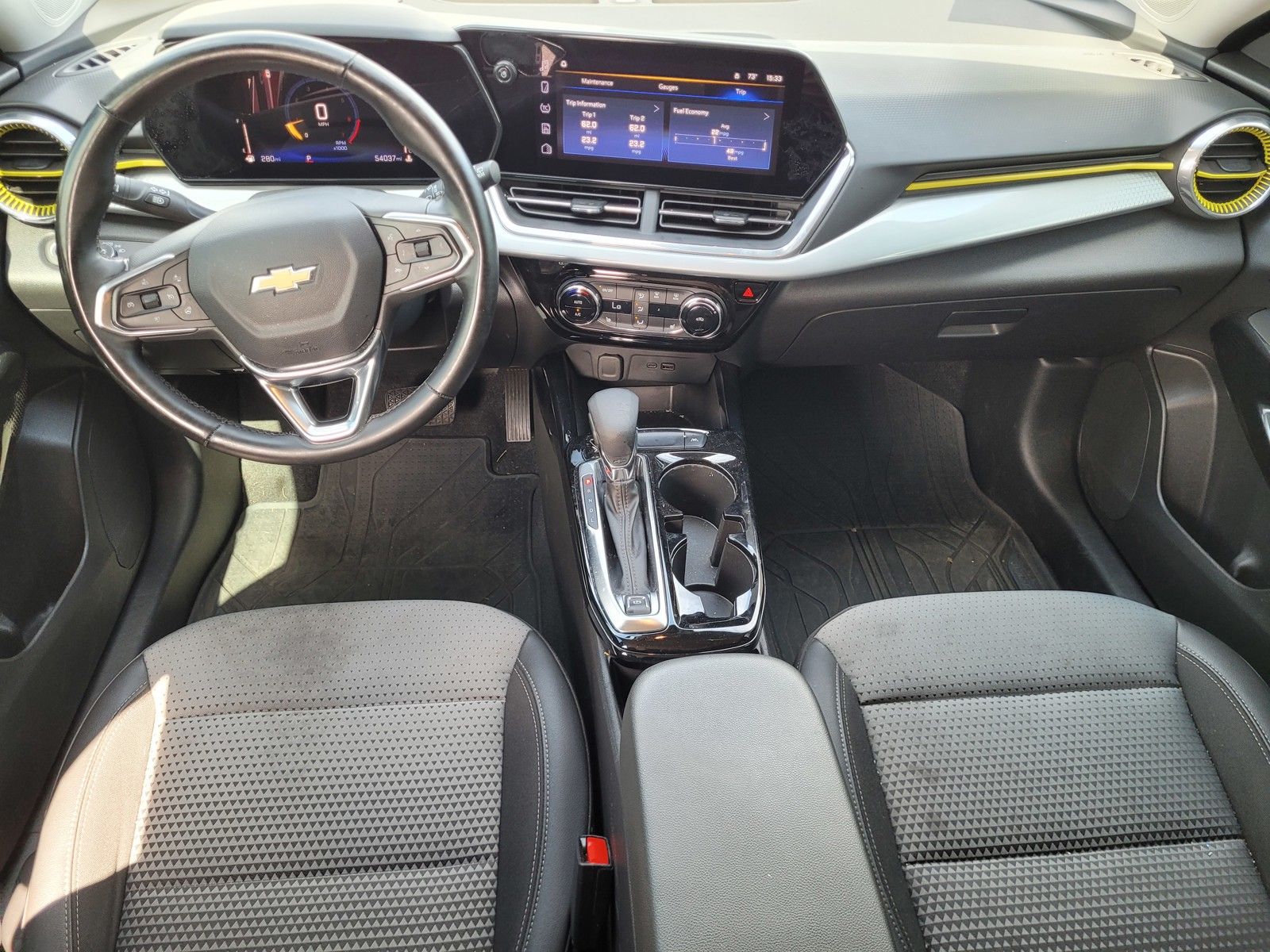 2024 Chevrolet Trax LT - Photo 17