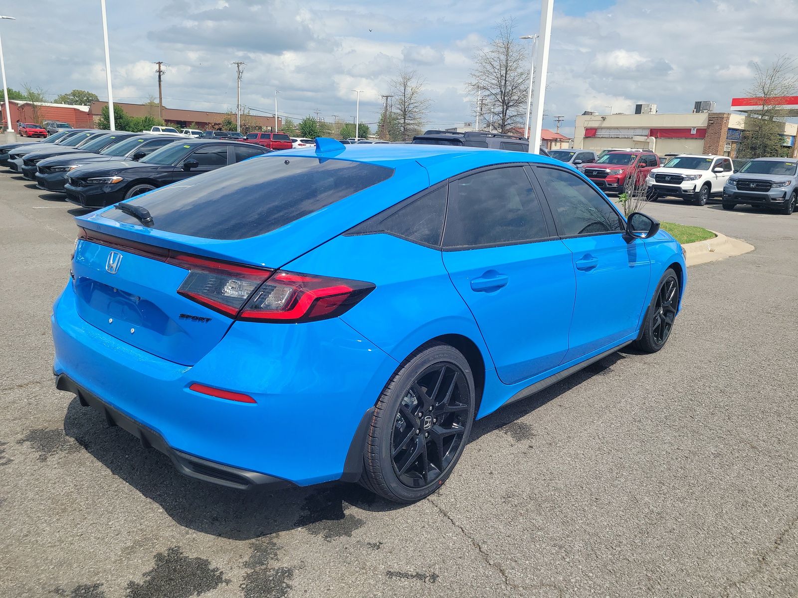 View vehicle photo 3