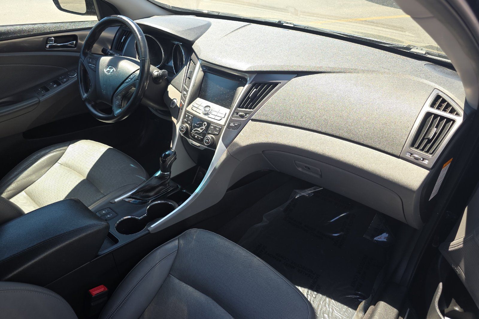 Used 2014 Black Hyundai Limited image 15