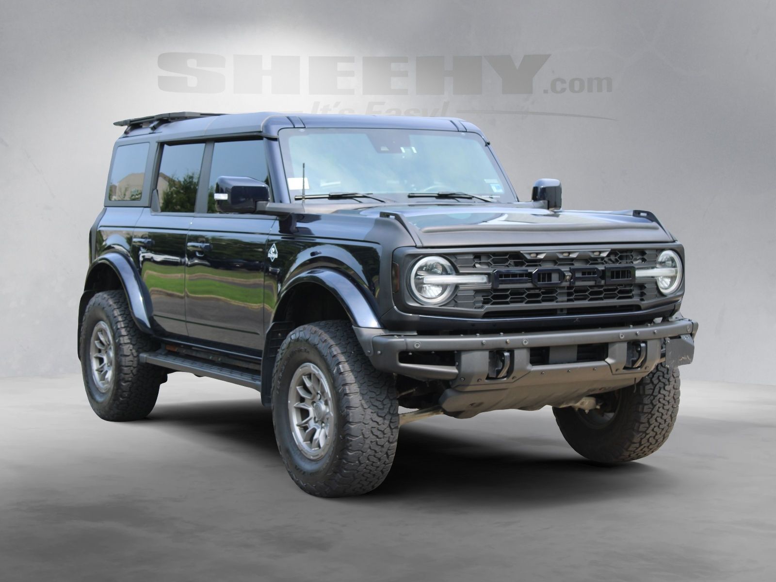 Used 2021 Blue Ford Outer Banks image 2