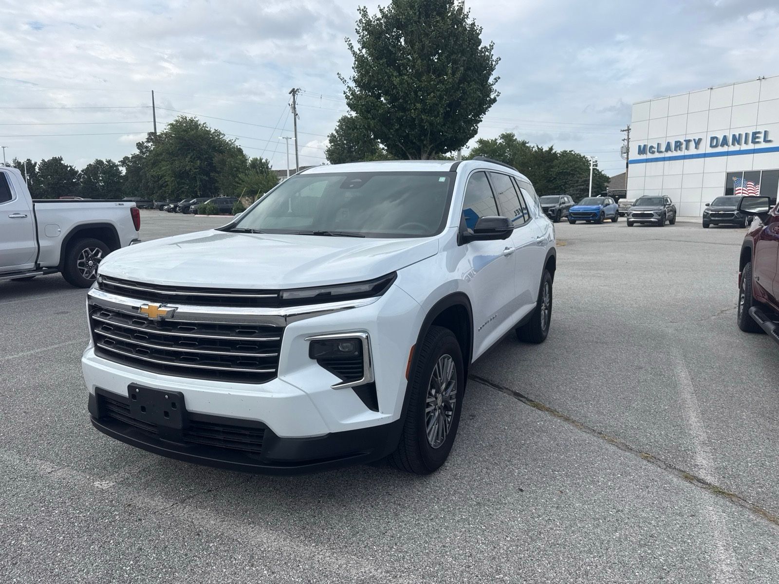 Polar White 2026 Chevrolet Traverse SUV / Crossover Four-Wheel Drive 8-Speed Automatic
