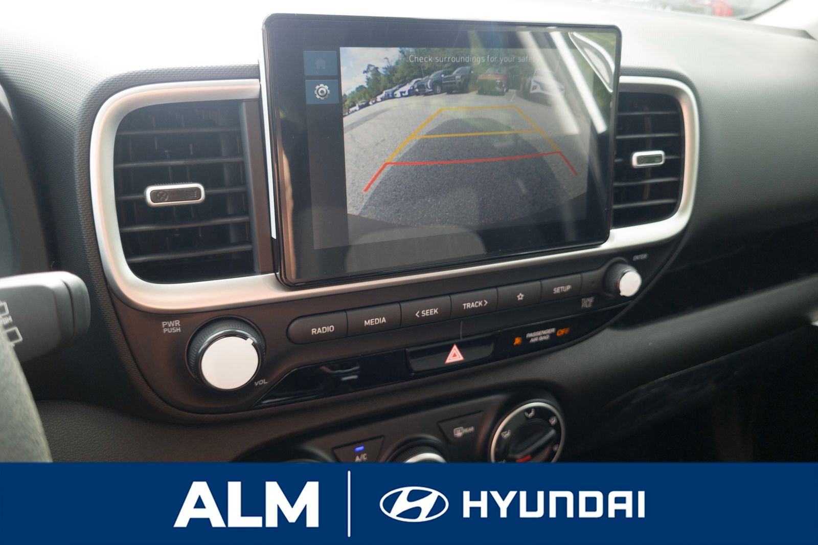 2025 Hyundai Venue SE photo 14