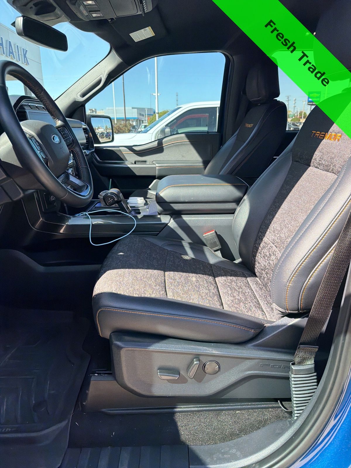 View vehicle photo 4