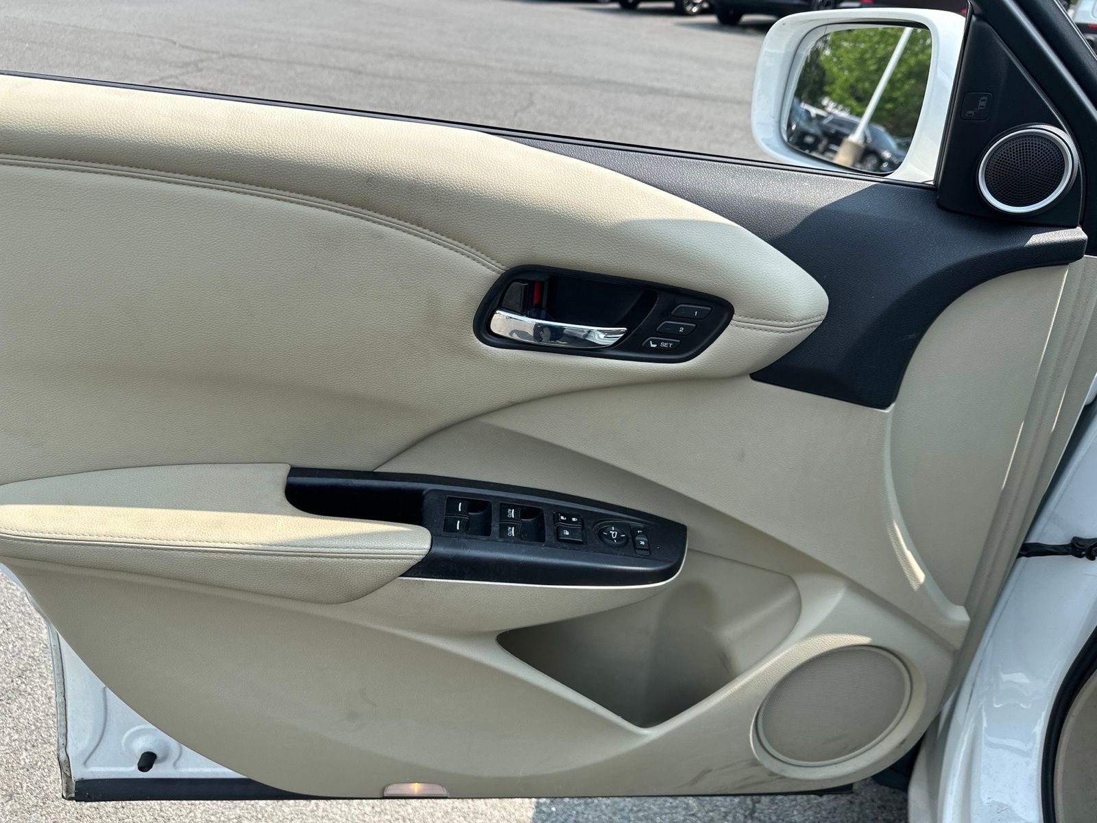 Used 2016 White Acura  image 24