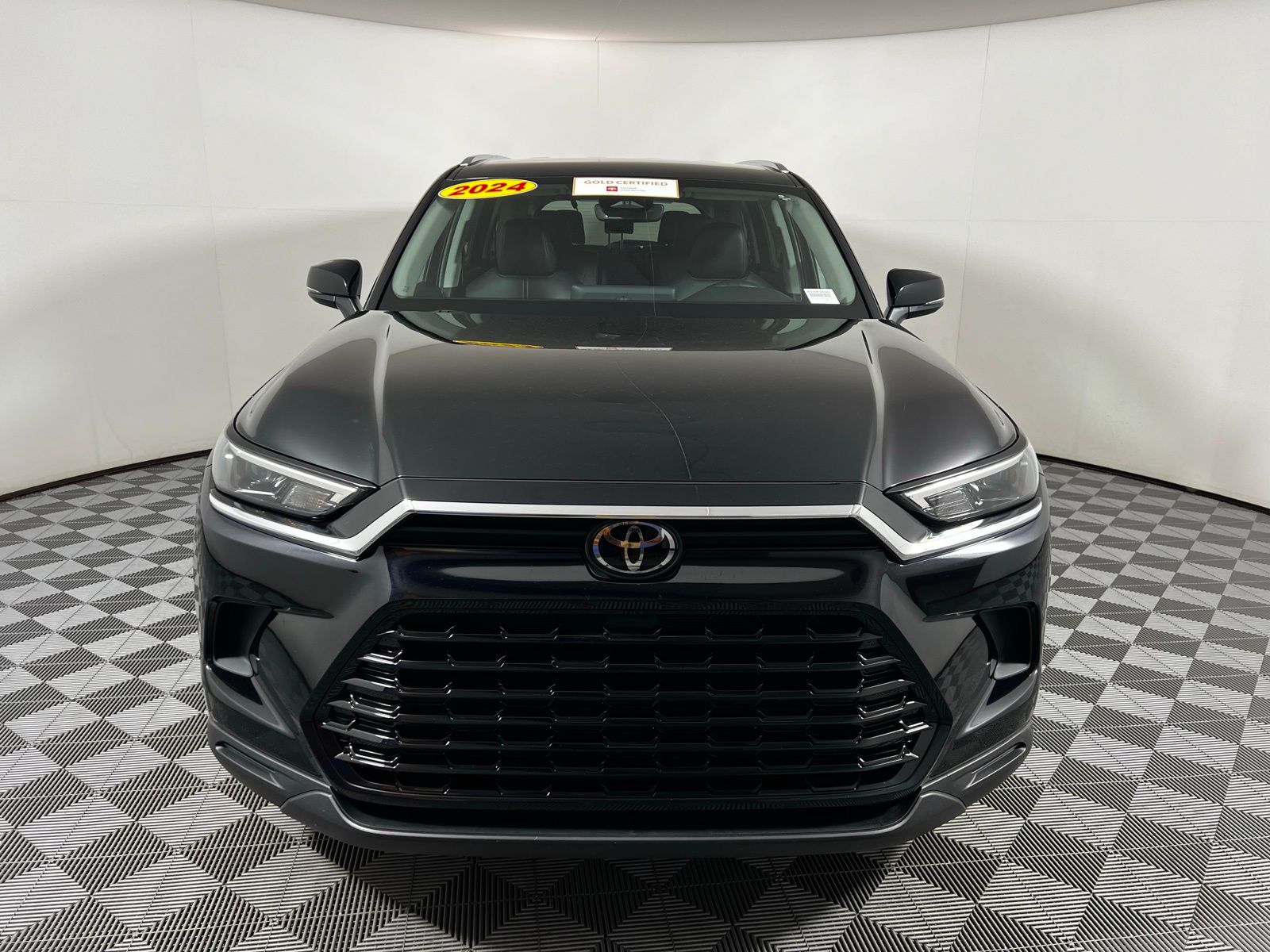 2024 Toyota Grand Highlander XLE 2