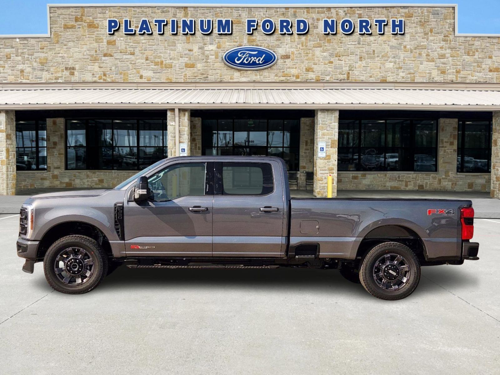 2024 Ford F-350SD Lariat 3