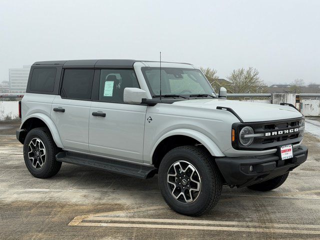 2026 Ford Bronco Outer Banks 4x4's photo