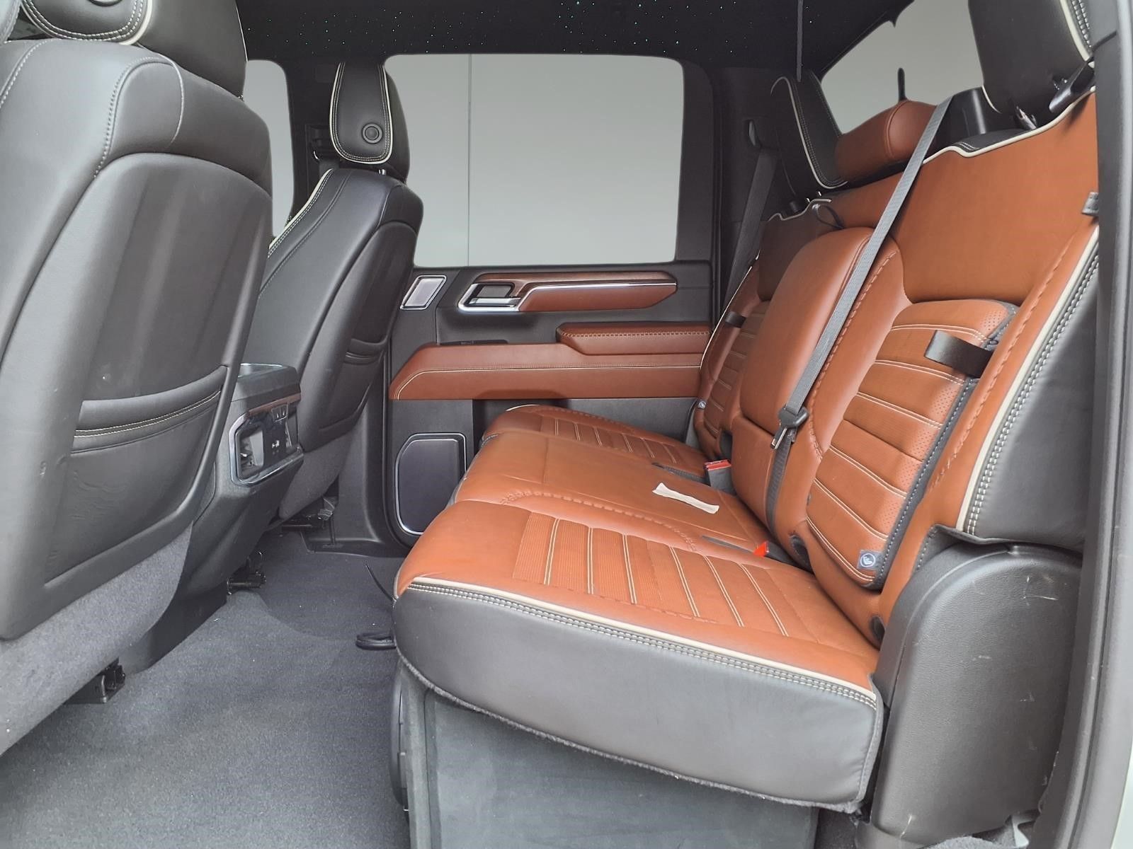 2024 GMC Sierra 2500HD Denali Ultimate White at EAG Ford Navasota