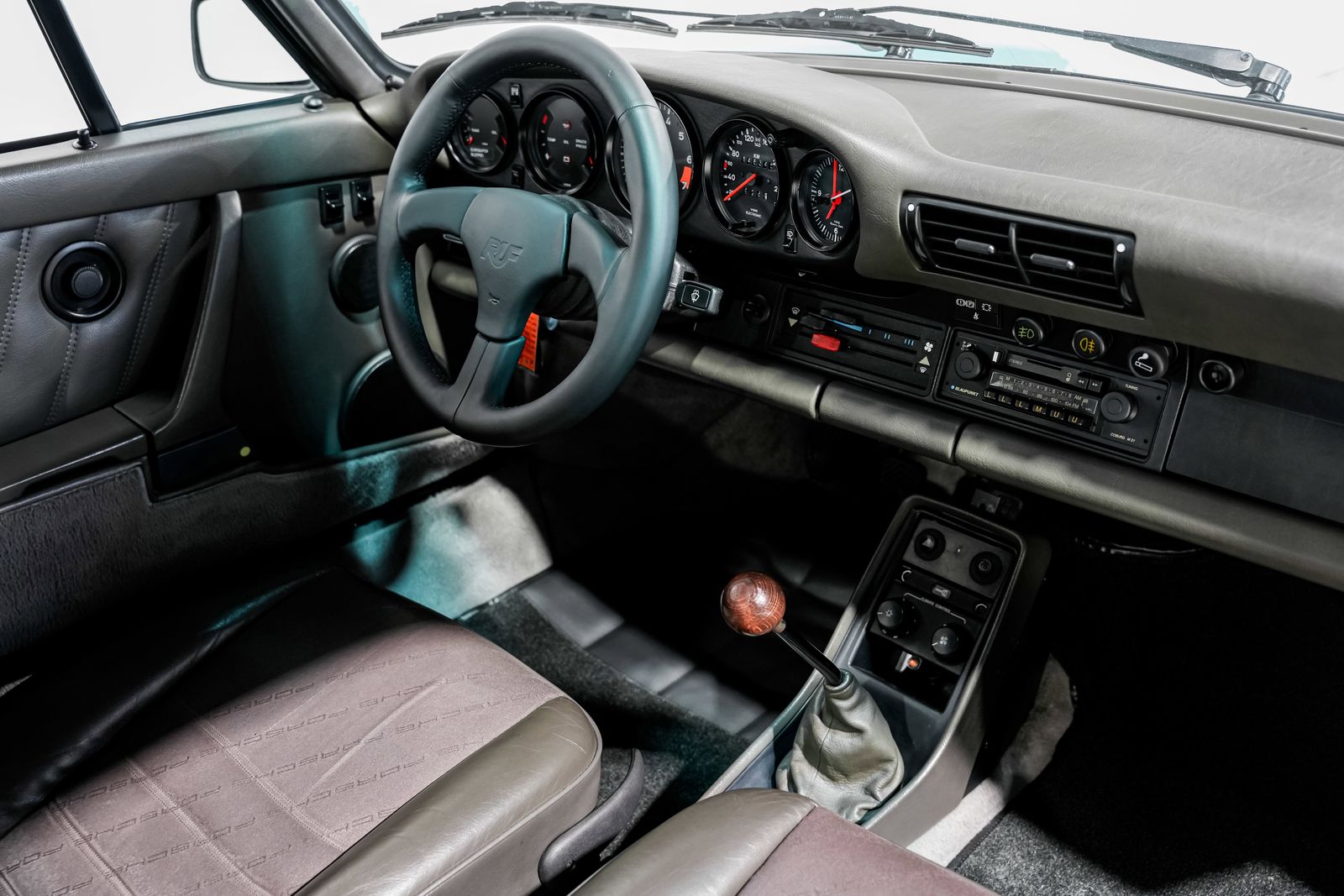 1988 Porsche 911 Carrera — photo 41