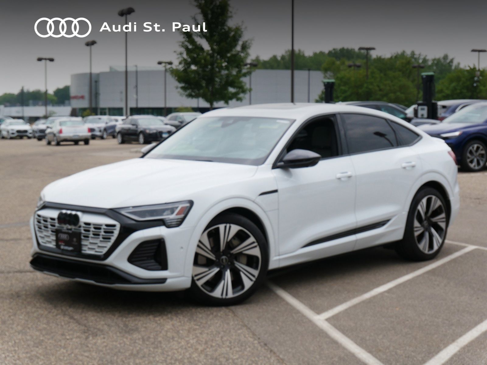 Glacier White Metallic 2024 Audi Q8 e-tron Sportback Sedan All-Wheel Drive Automatic