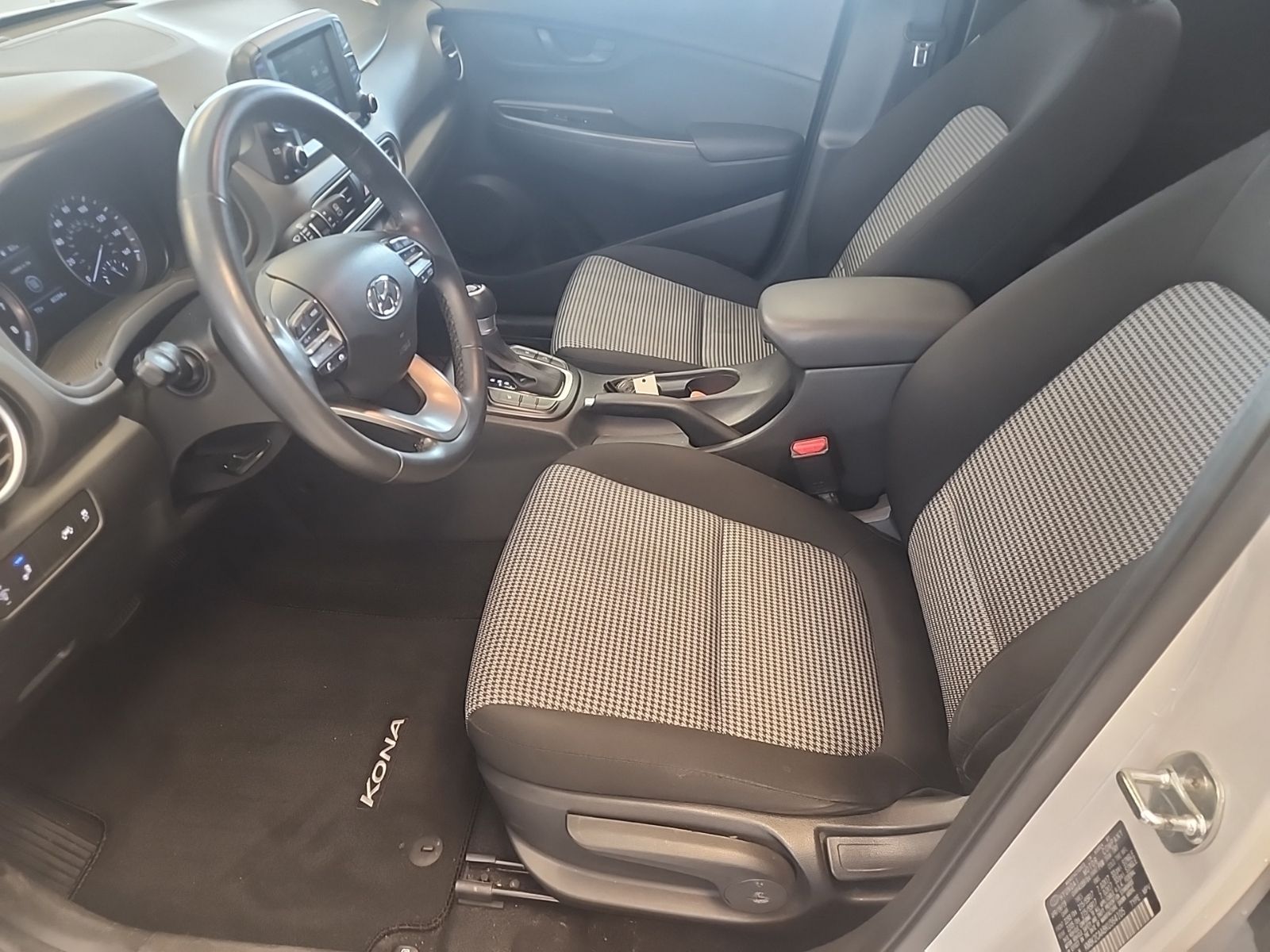 Used 2019 Chalk White Hyundai SEL image 9