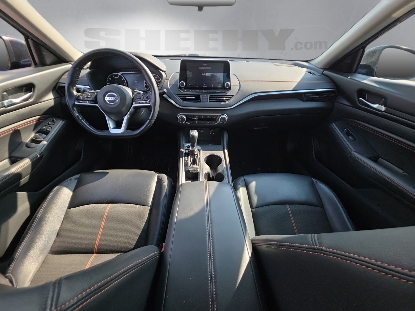 Used 2020 Black Nissan 2.5 SR image 3