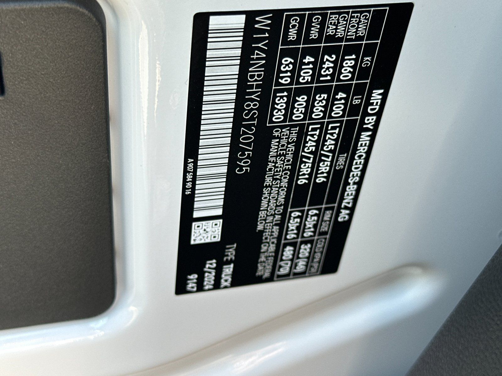 new 2025 Mercedes-Benz Sprinter 2500 car, priced at $56,764