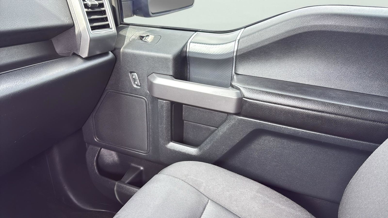 Used Car 2020 Ford F-150  Xlt For Sale Under $30,000 In Austin, Texas