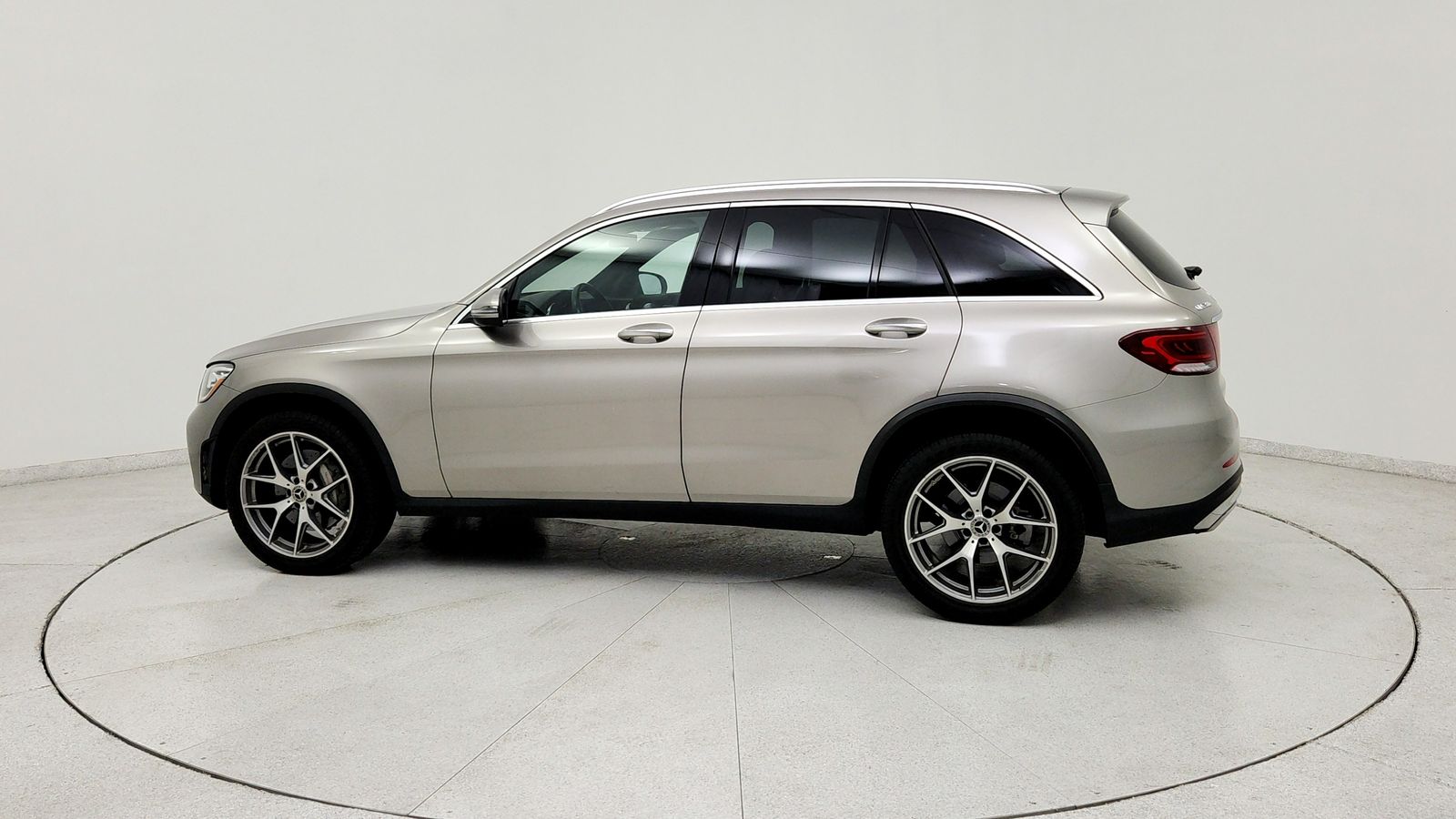 Used 2020  Mercedes-Benz GLC 300 image 4
