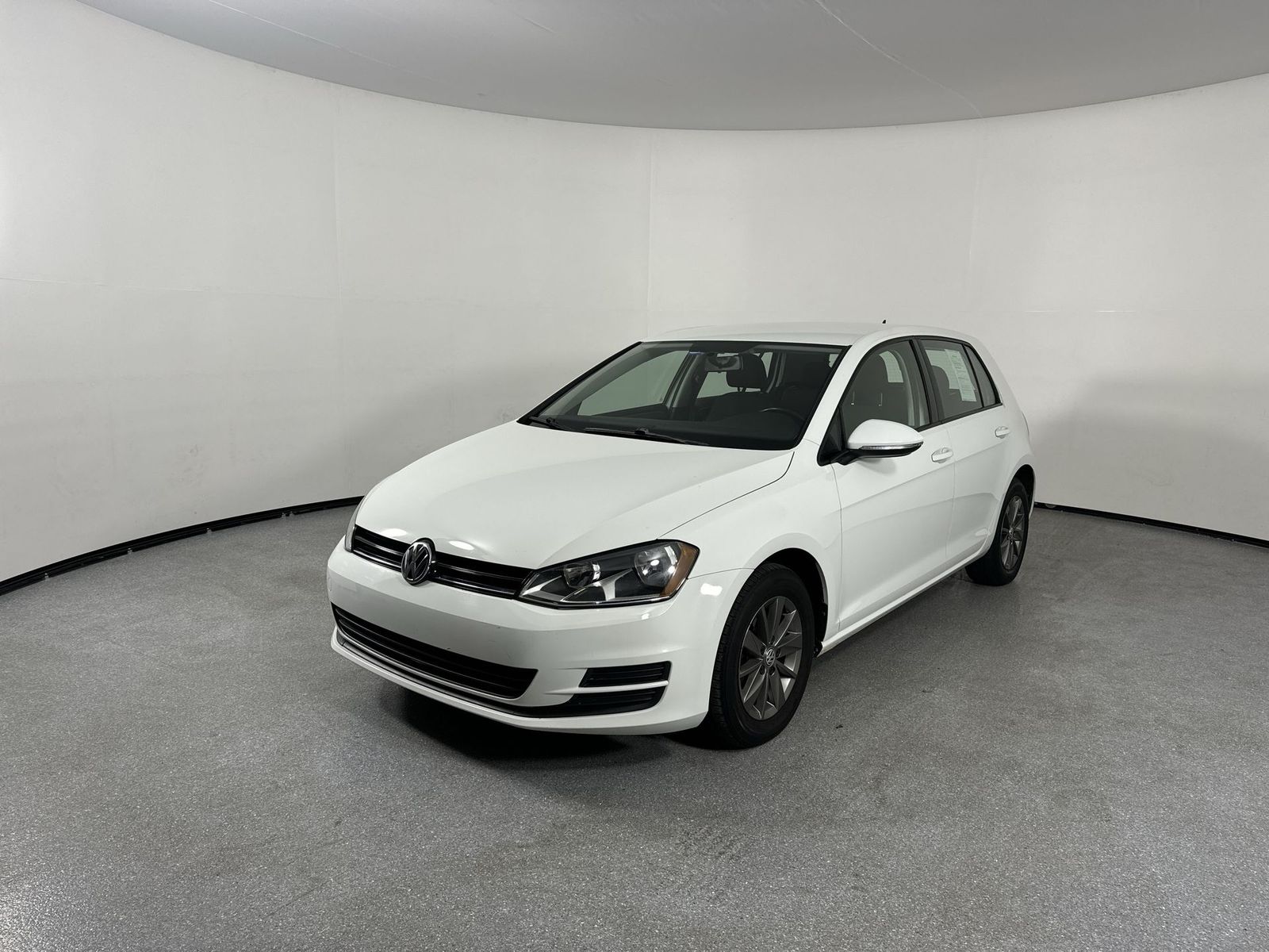 2016 Volkswagen Golf TSI S 4-Door 2