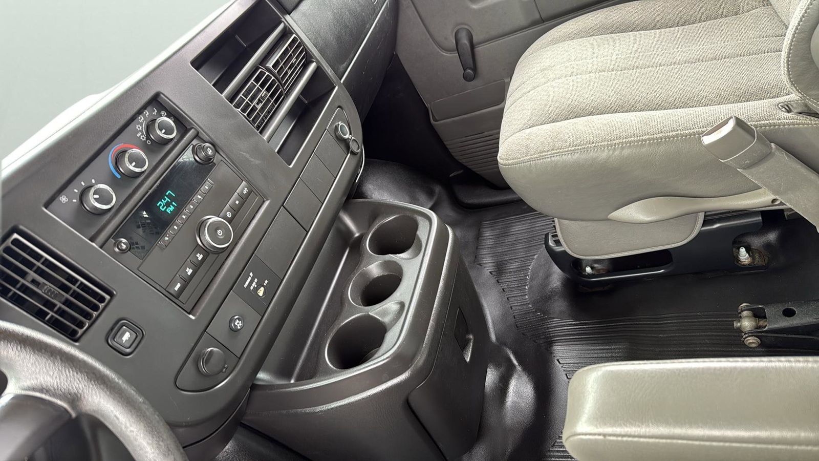 Used Car 2011 Chevrolet Express 2500  Work Van For Sale Under $15,000 In Austin, Texas