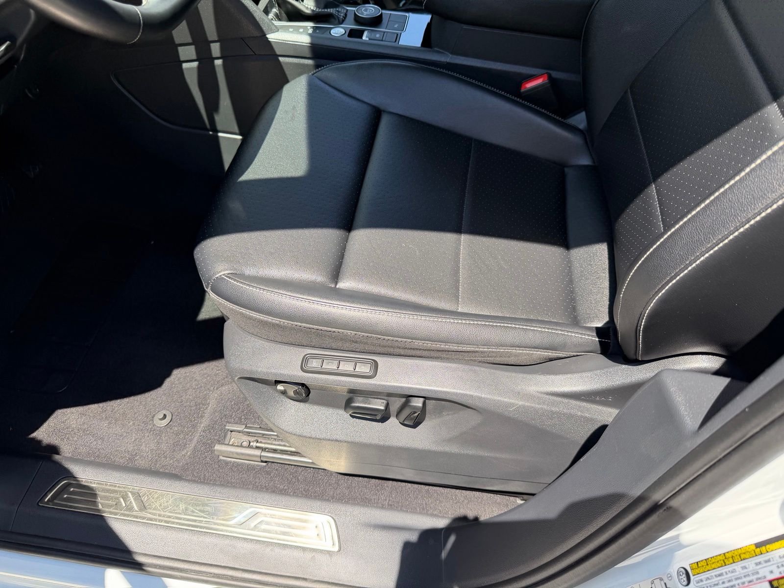 Used 2022  Volkswagen SEL image 36