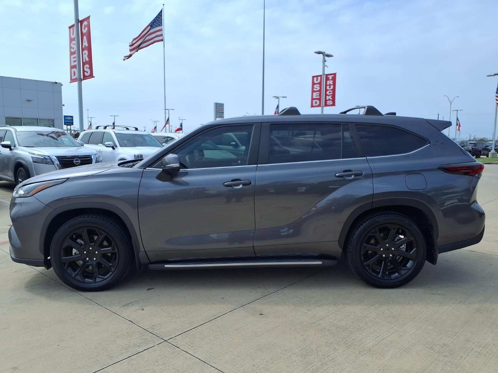 2024 Toyota Highlander LE - 8