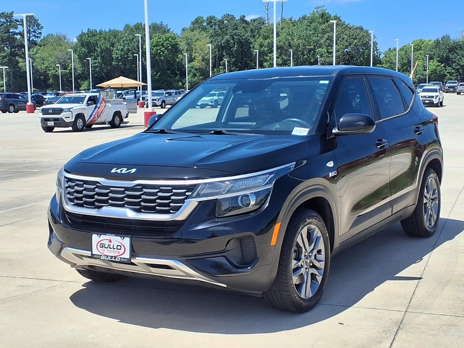 2022 Kia Seltos LX Black at DeMontrond Auto Country