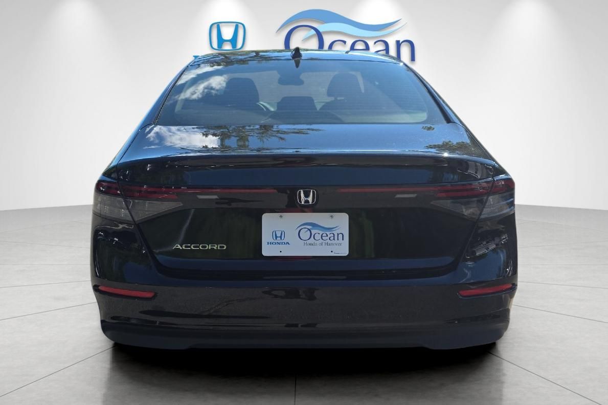 Used 2025 Crystal Black Pearl Honda LX image 4