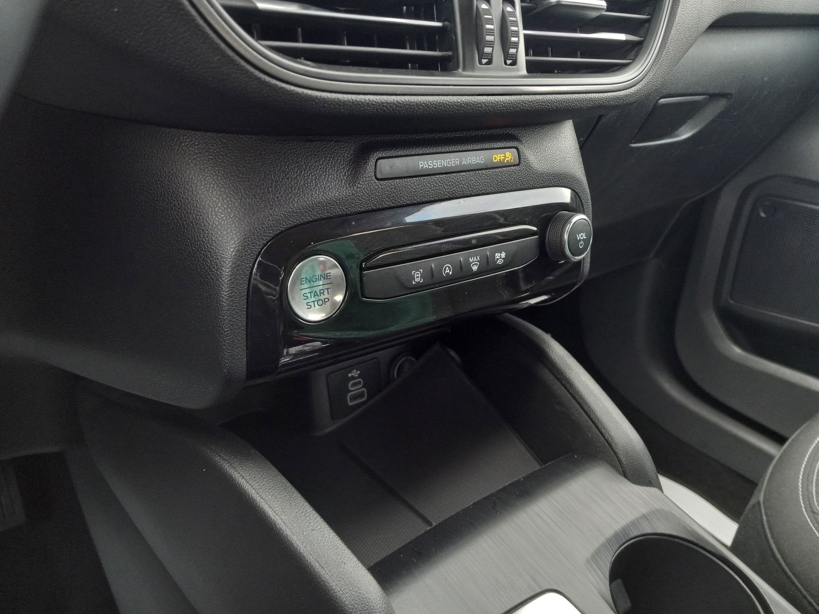 2024 Ford Escape image 23