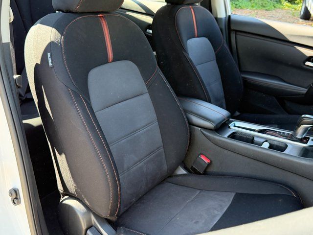 Used 2024 Aspen White Nissan SR image 27